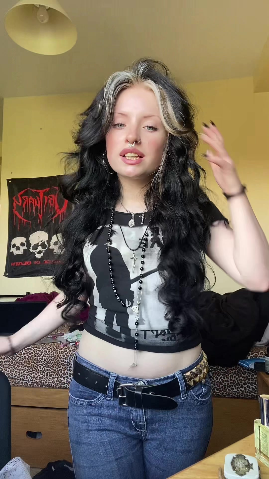 @𝔈𝔳𝔈
