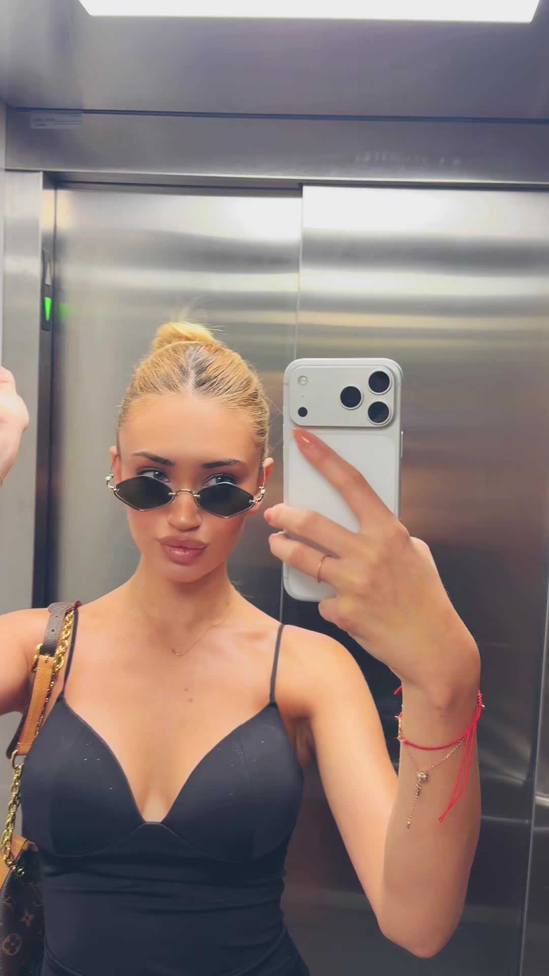 @ZLATINA VELYCHKOVA