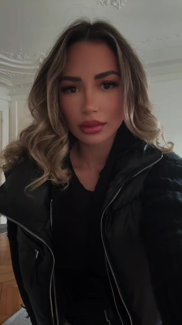 @itsadrianaraee