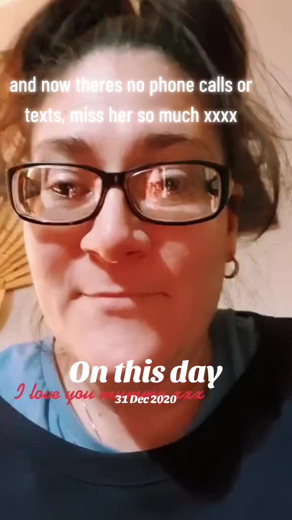 @foxymumof2