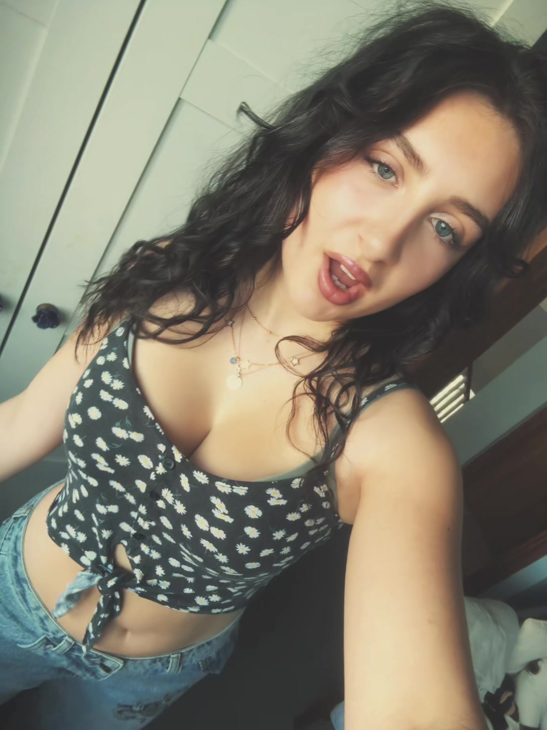 @Bella