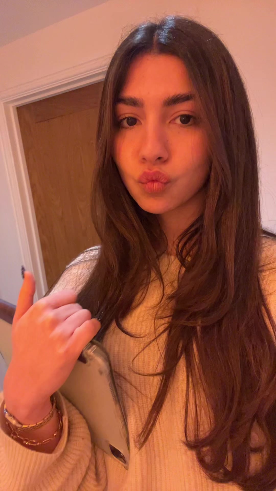 @bydulara
