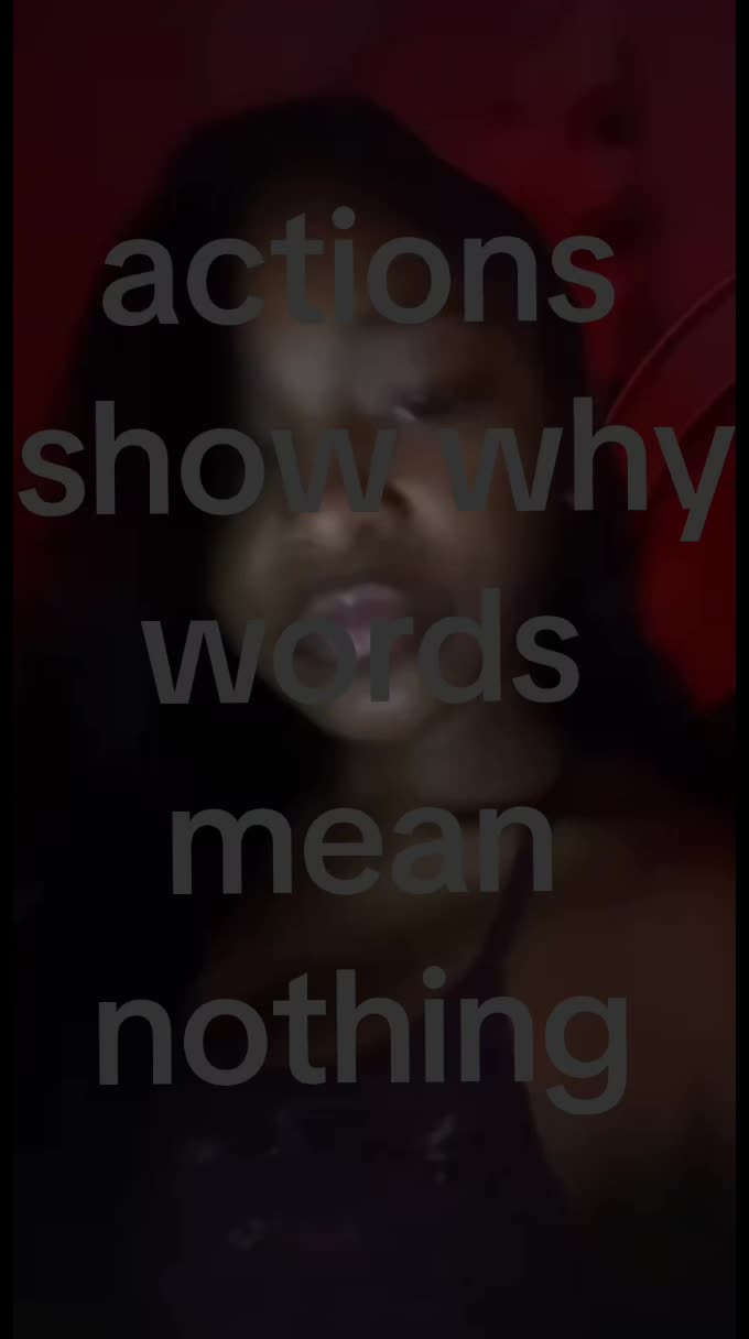 @￴