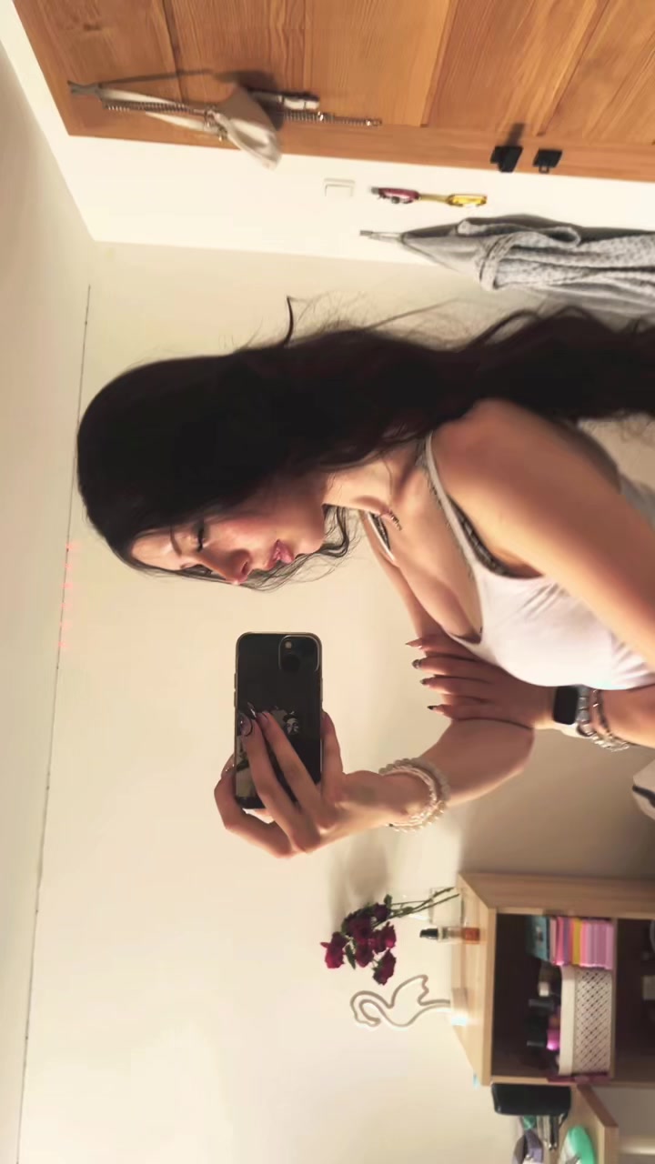 @aninkaa