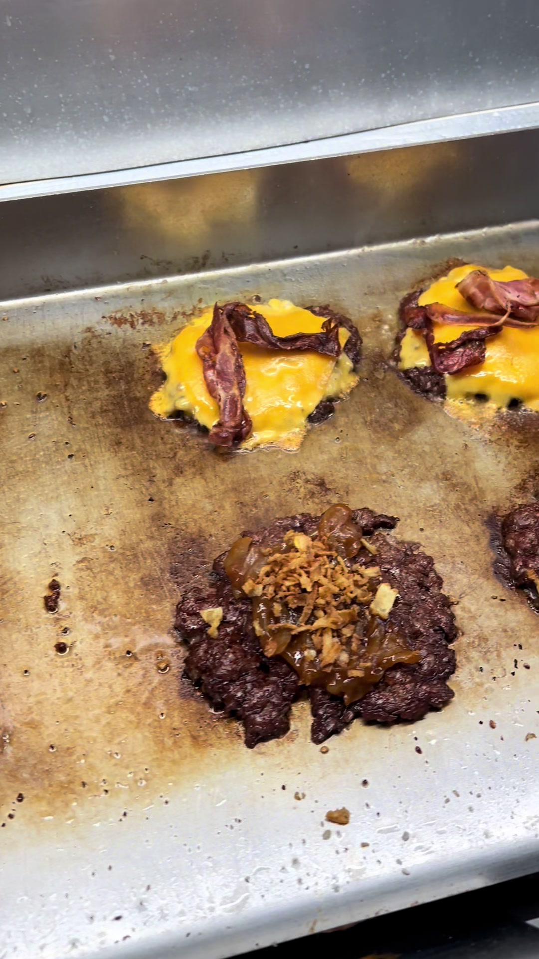 @LaUnBurger