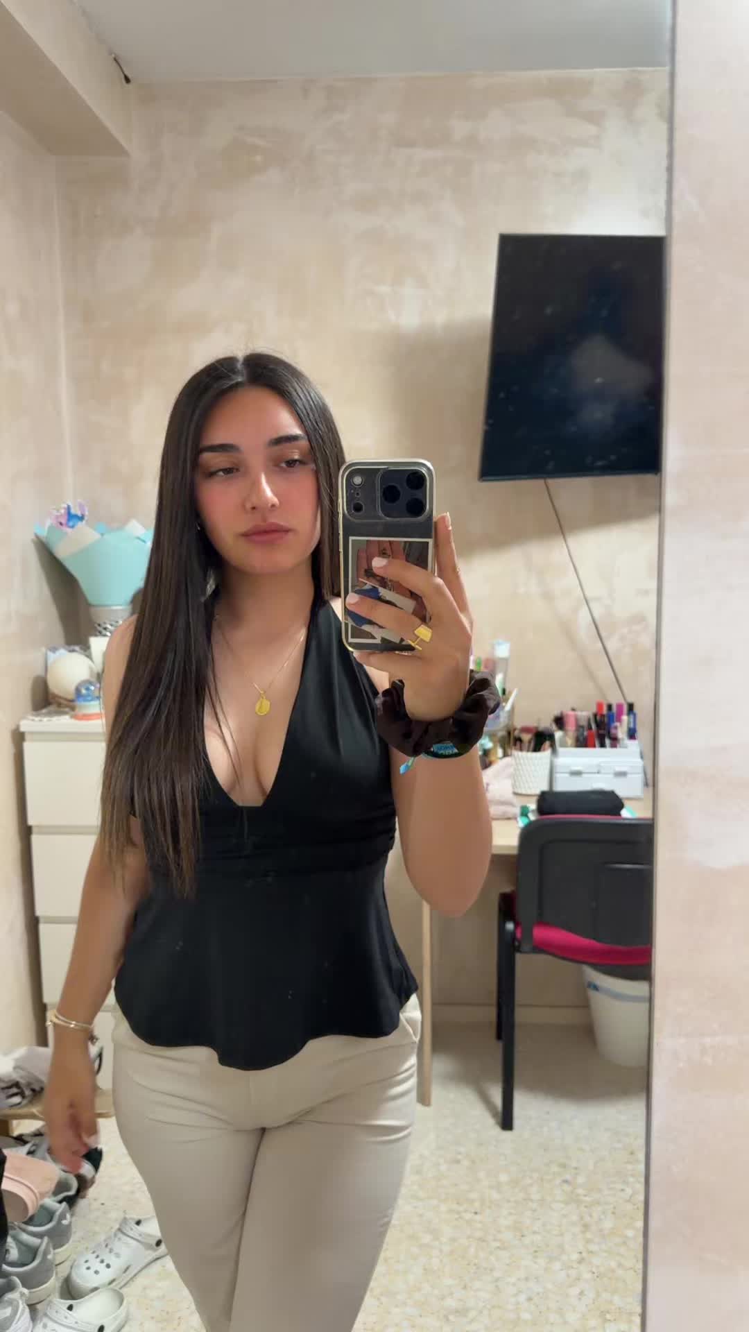 @Elena Otero