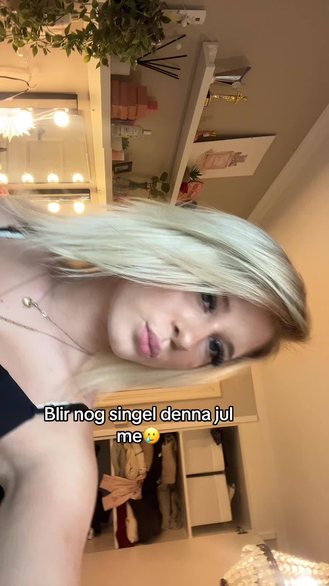 @𝕃𝕚𝕤𝕖𝕟