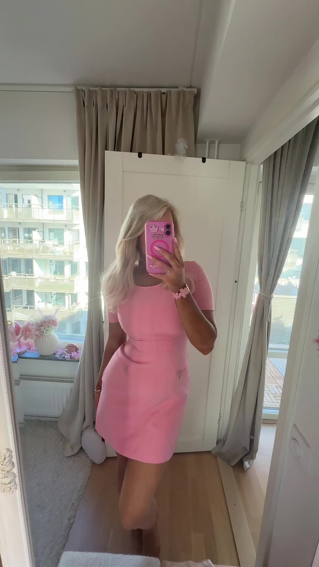 @celinespinkworld
