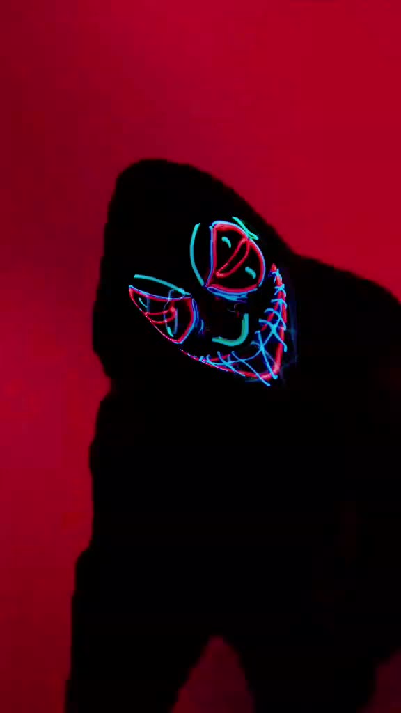 @kev saz 🇬🇧 the neon's