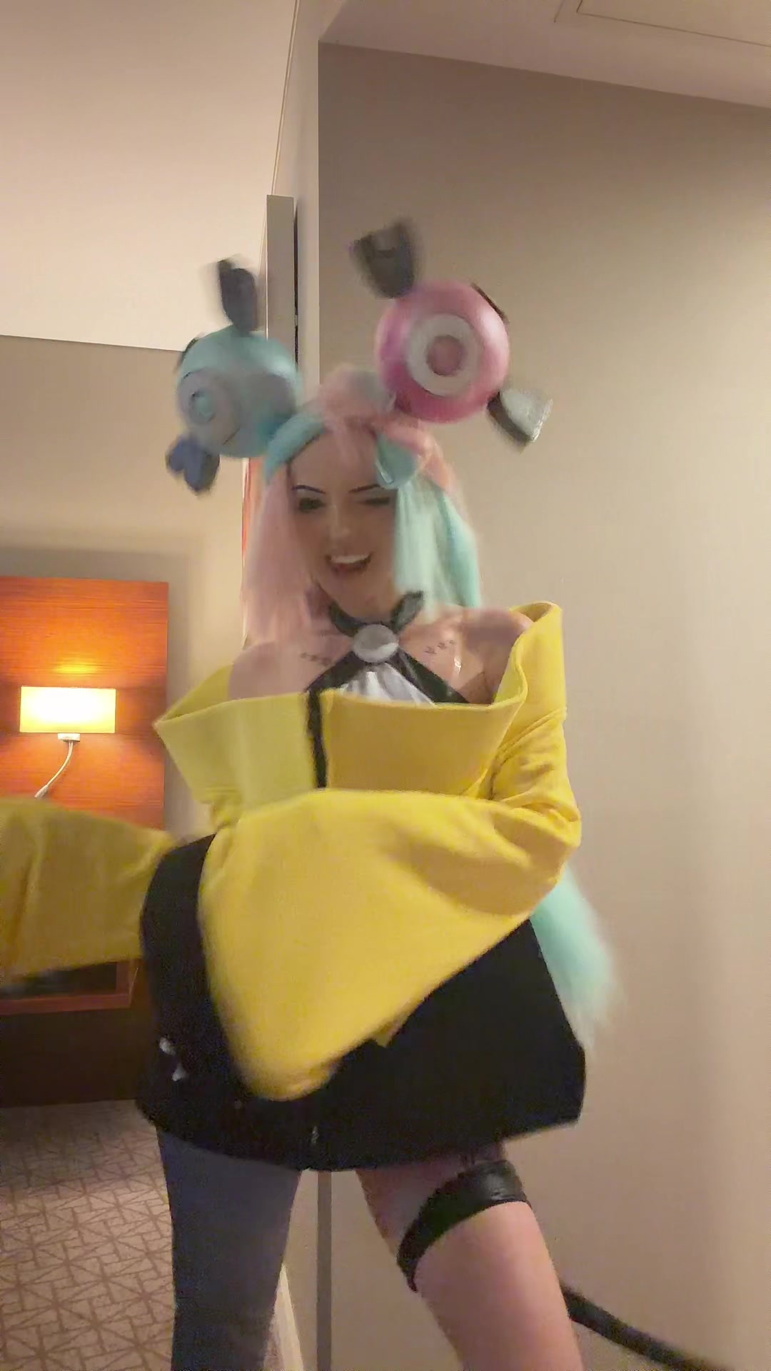 @scarletdoescosplay