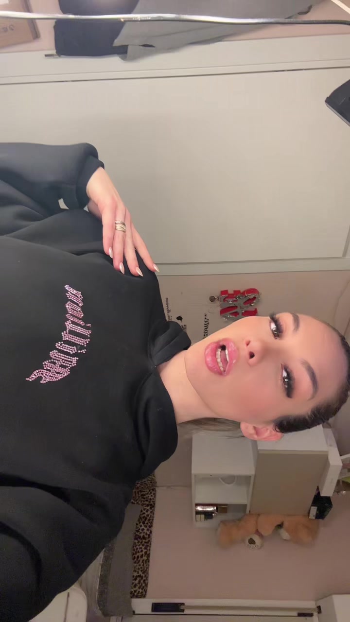 @Ilaria__P