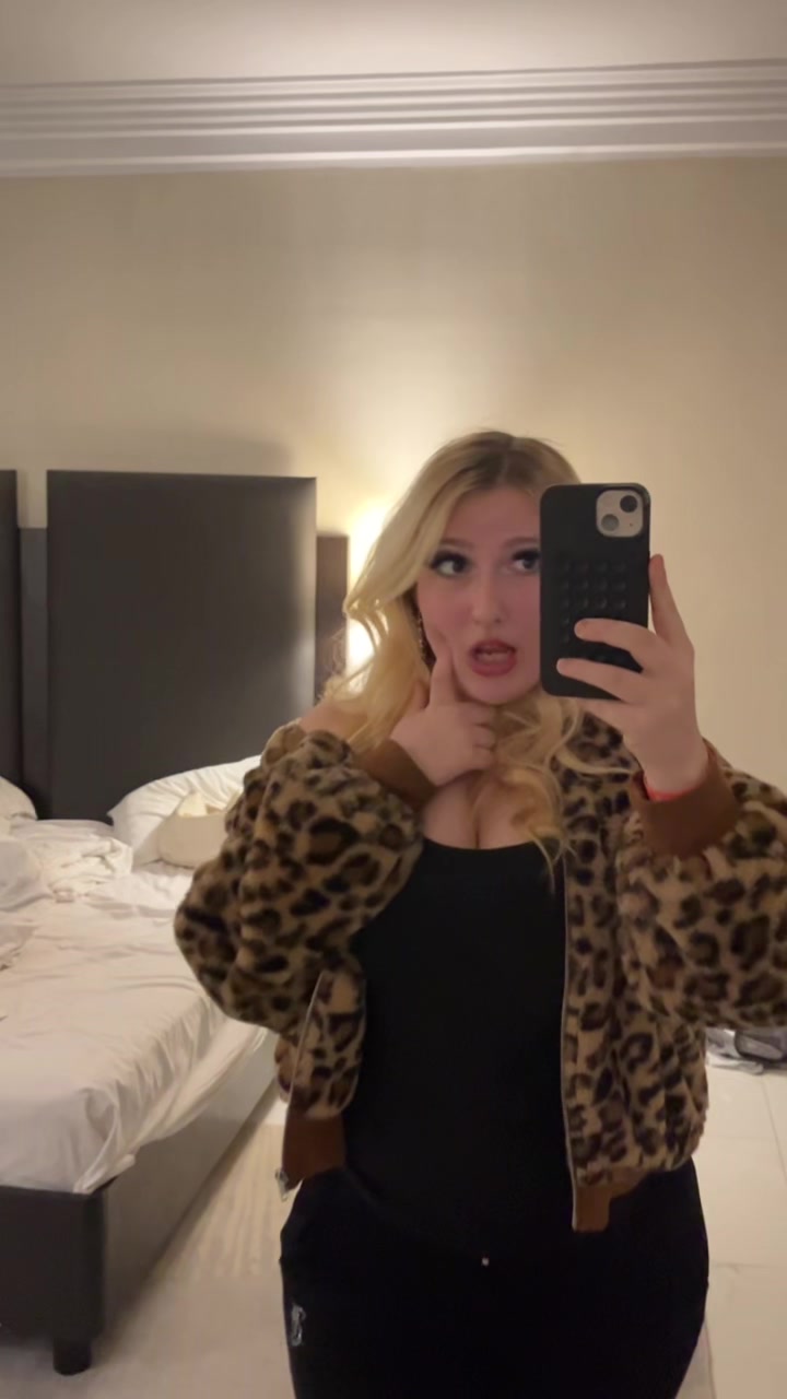 @Adelina.