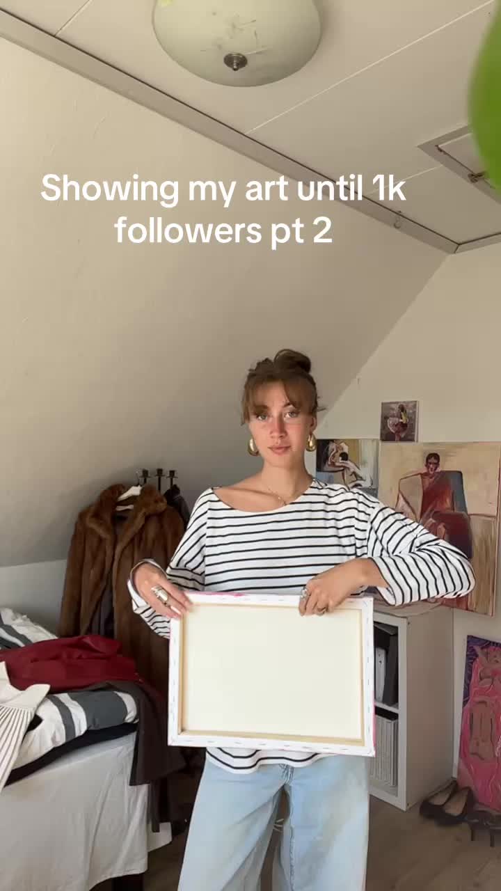 @<|:^)