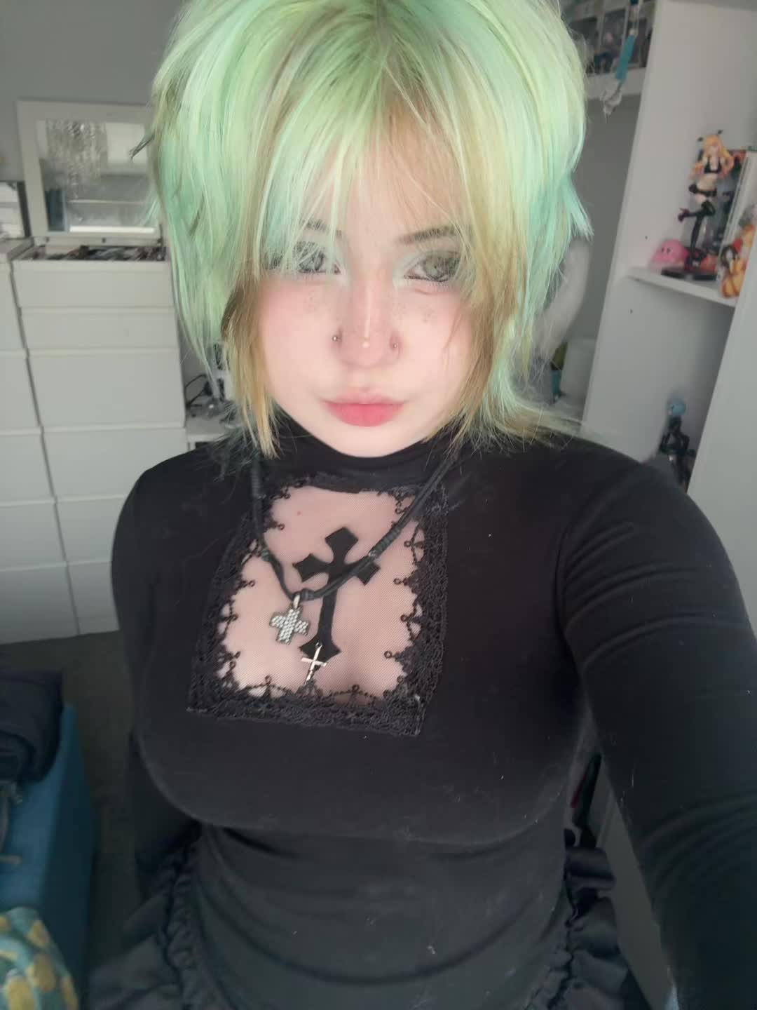 @hotcrazyandfree
