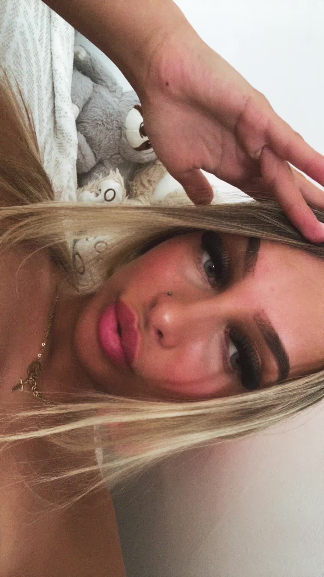@Oszk&oacute; Eszti