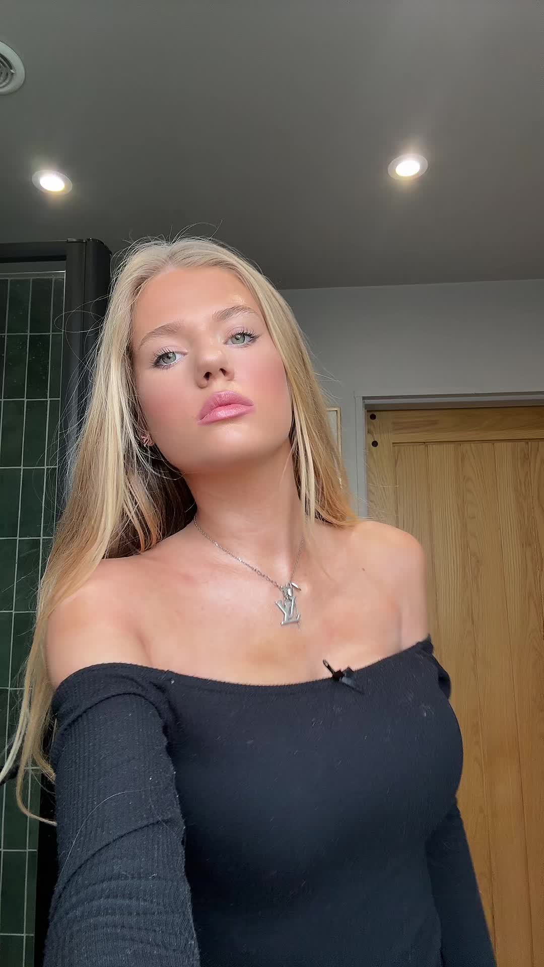@😈
