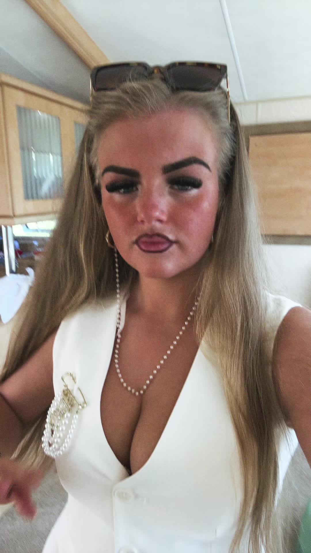 @Megan connors 🤪