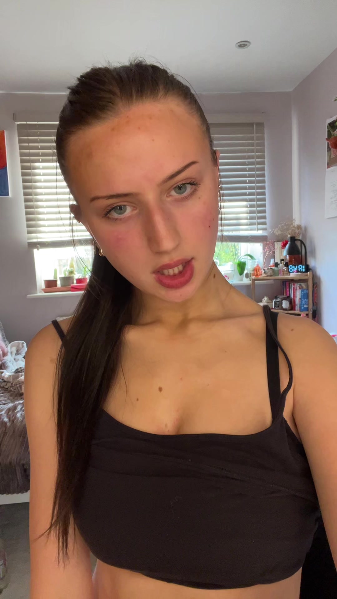 @HOLLIE BARRATT