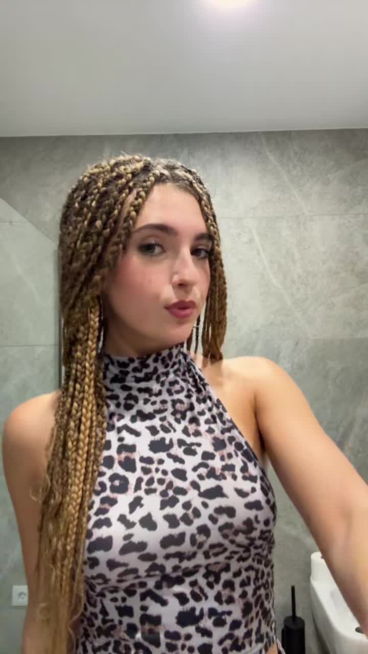 @oliivia