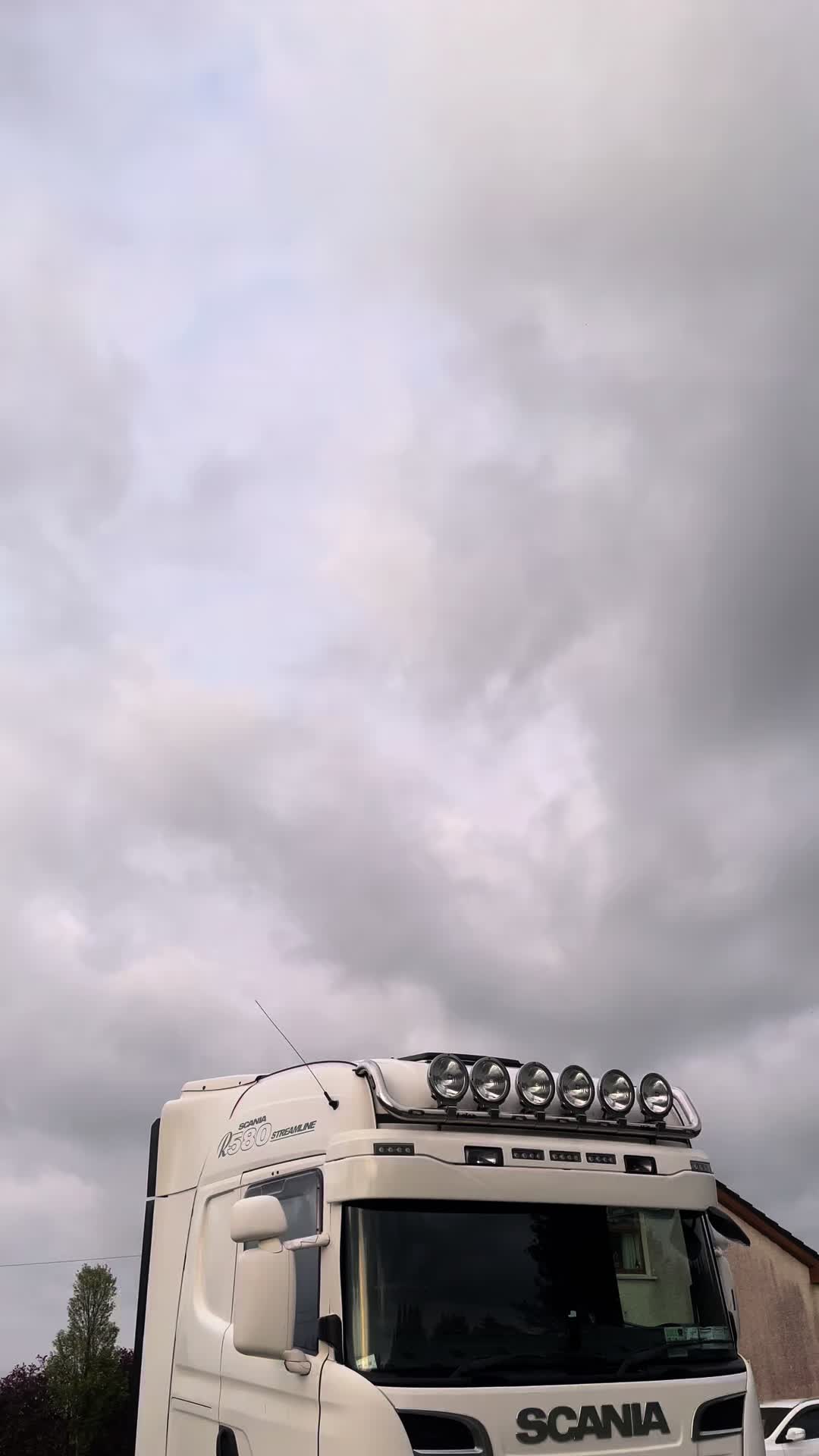 @𝑳𝒖𝒄𝒂𝒔 😎