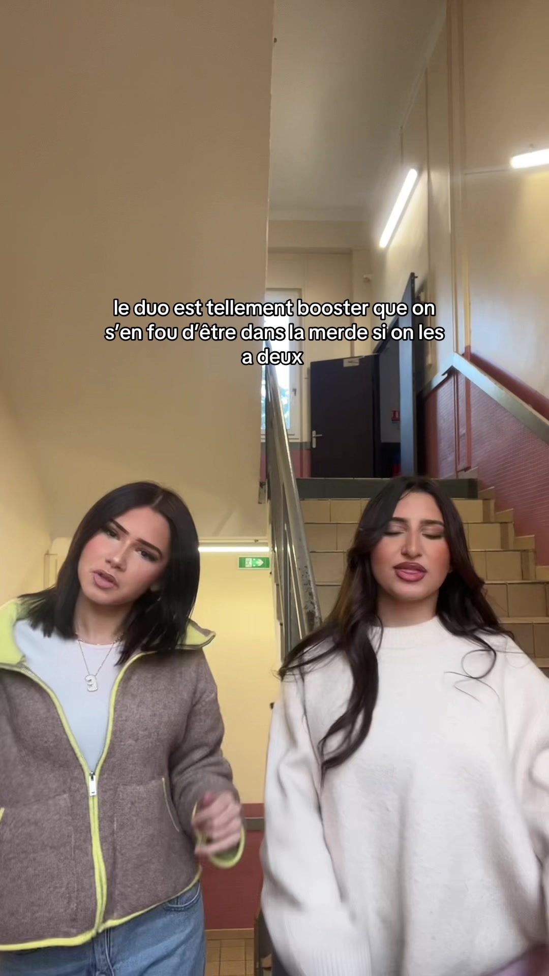 @elena.