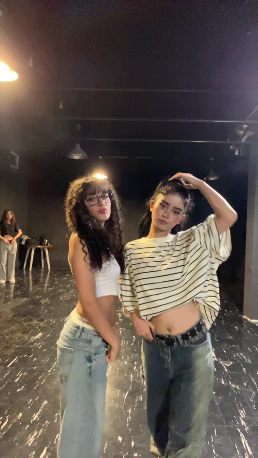 @iihelliyaa