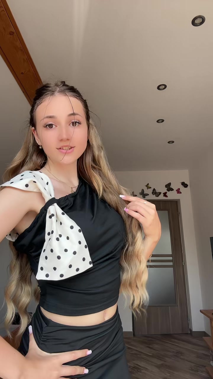 @AnamariaB.