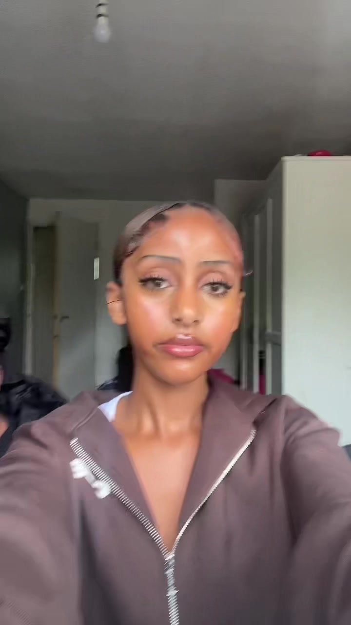 @ₕₐₗₗₑ🇬🇧