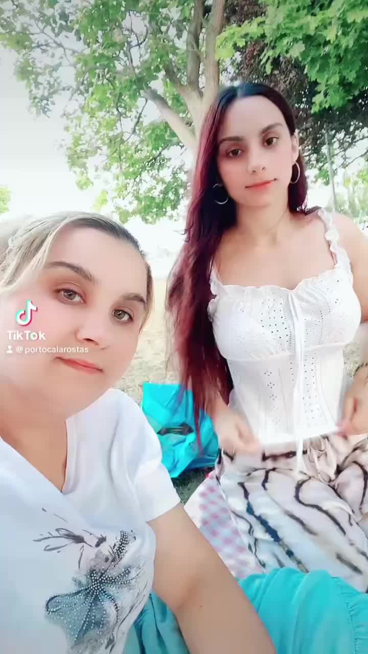 @LarisaRose