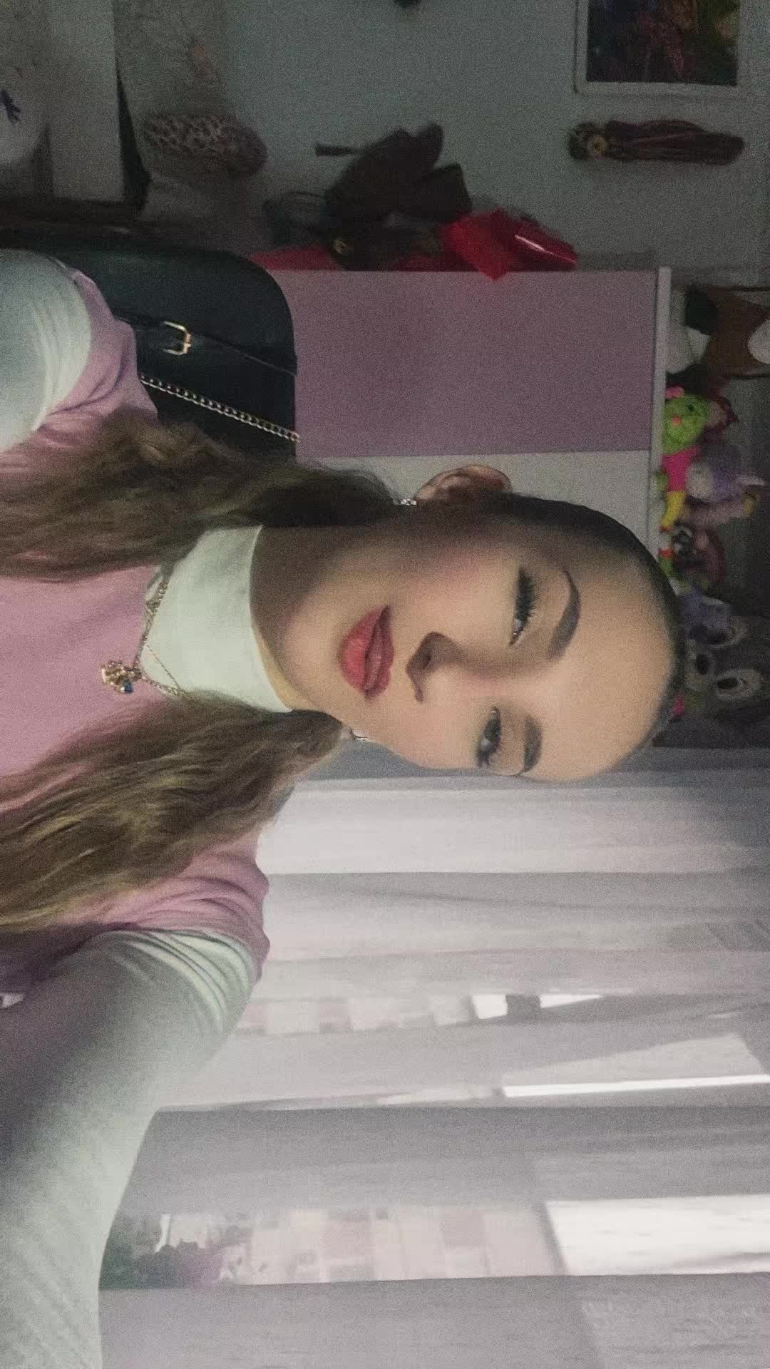 @alexia<3
