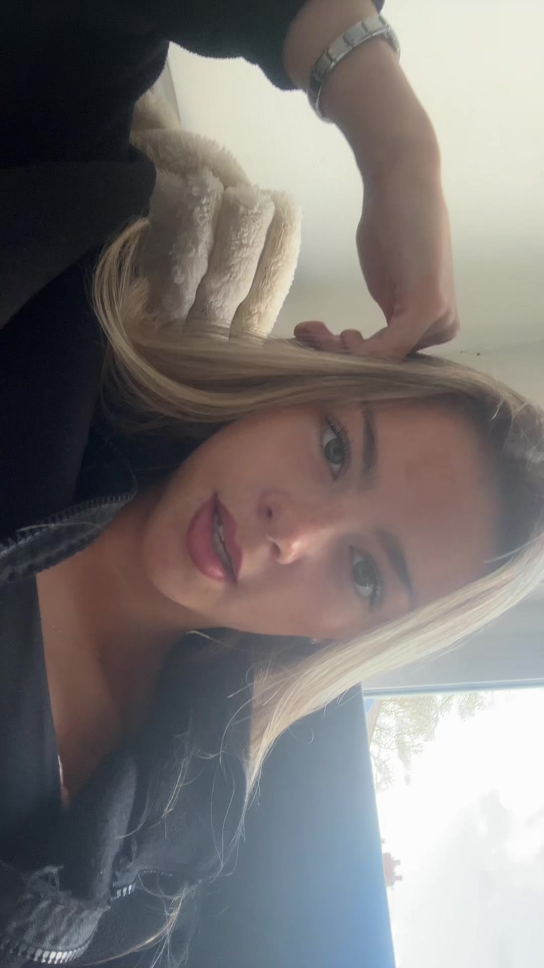 @lo