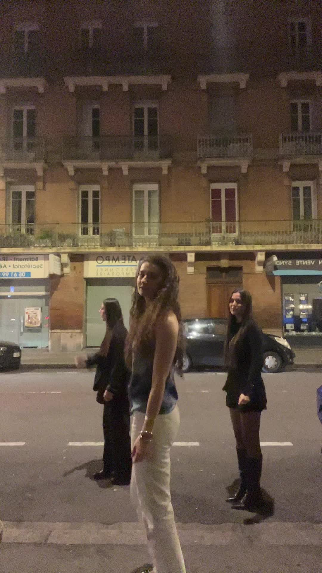 @laura