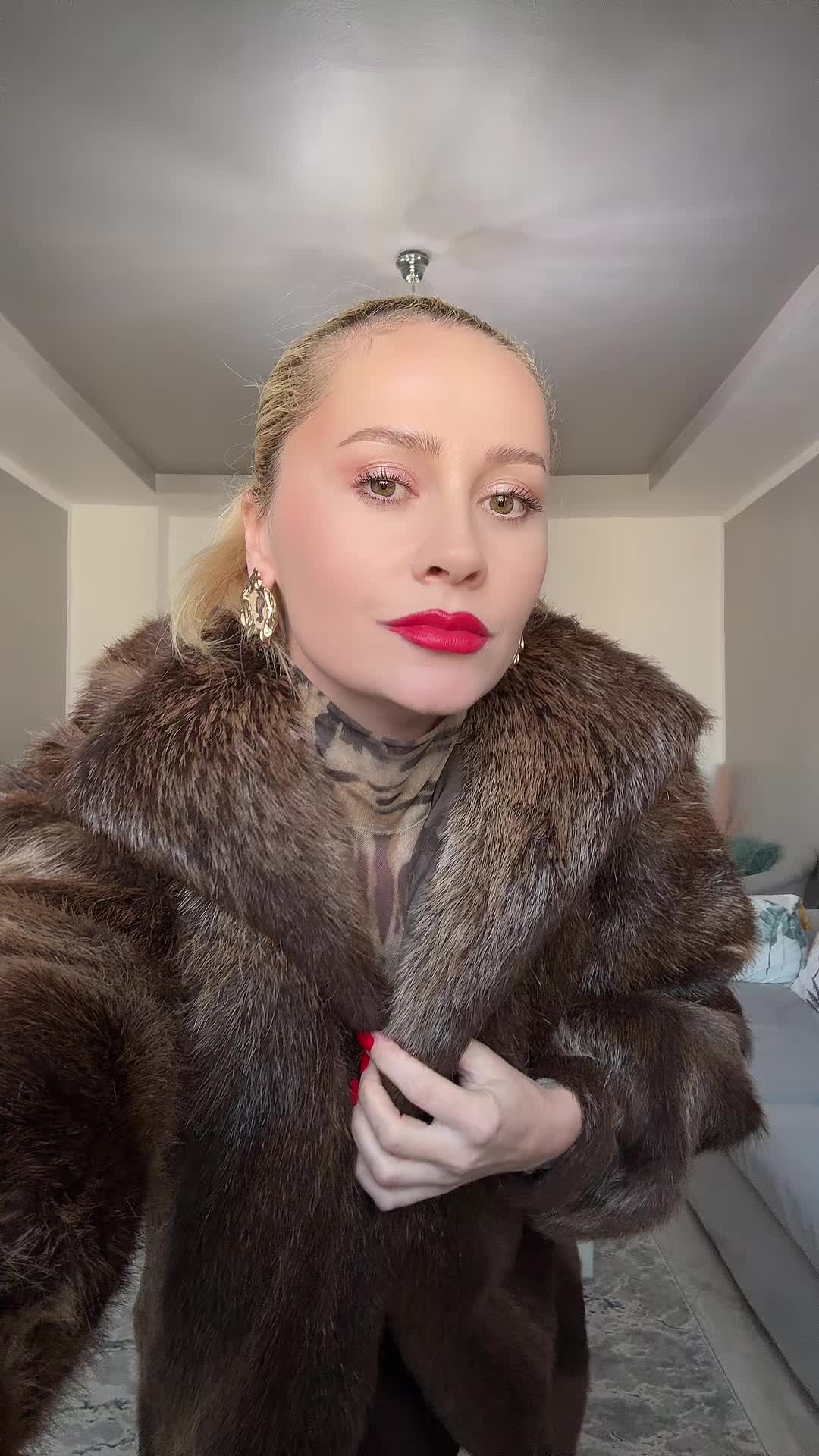 @Maria Luxury furs M&M