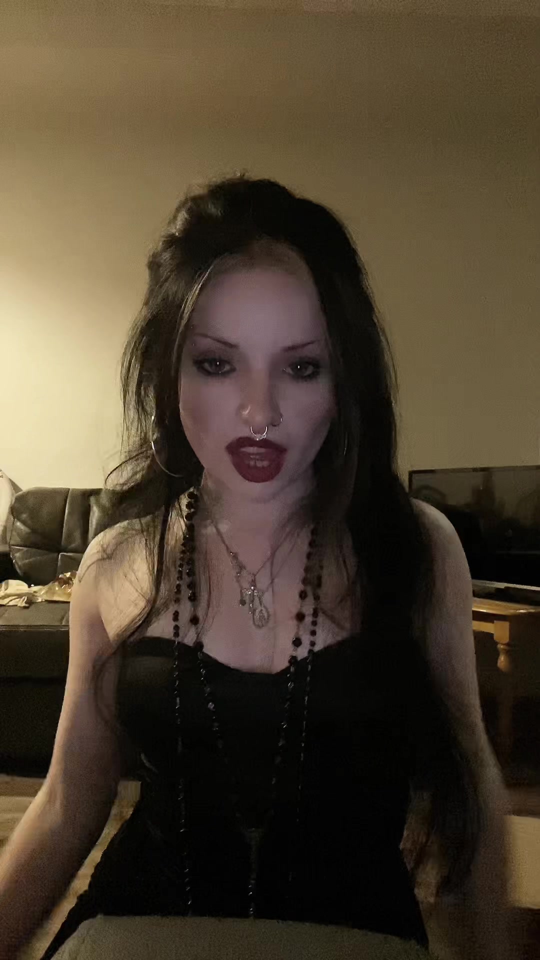 @𝔈𝔳𝔈