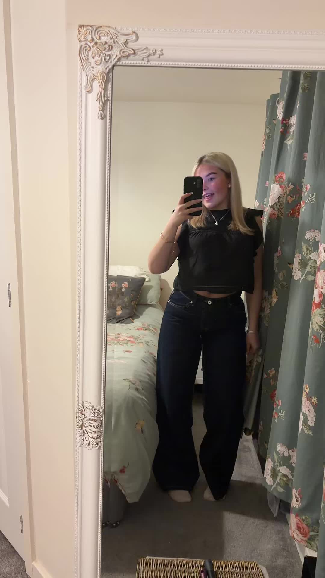 @Lily Walker x