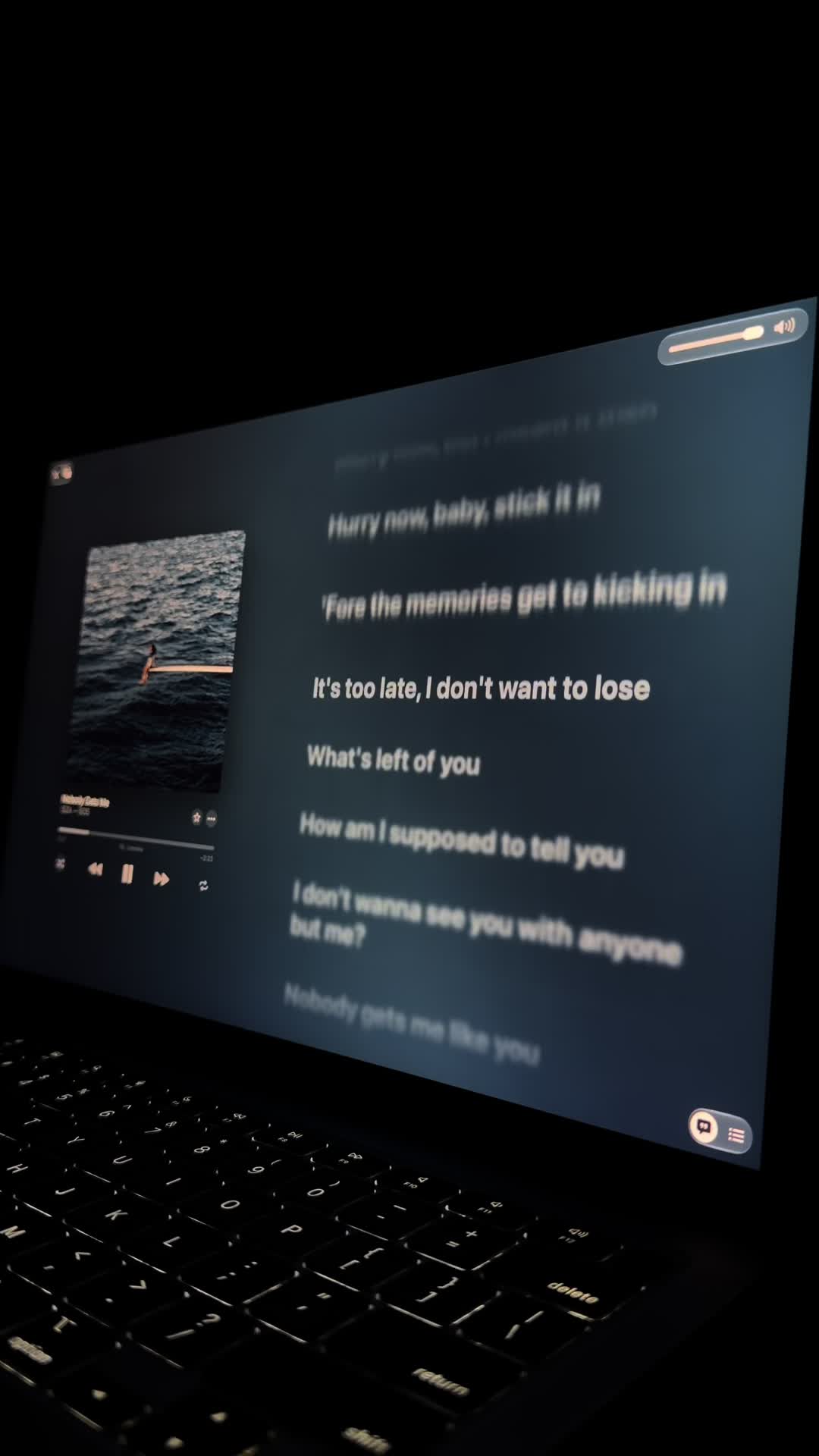 @🎧