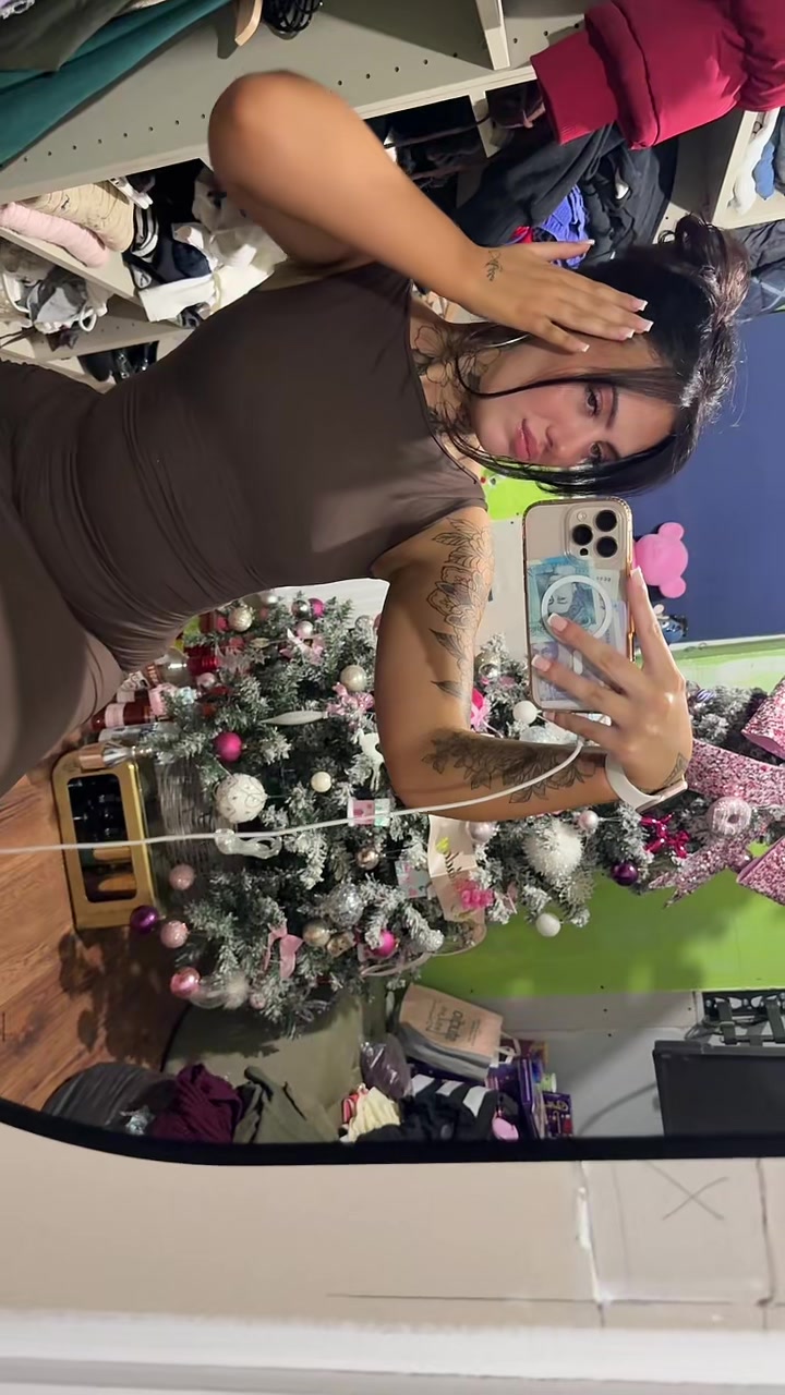 @morganhollyy