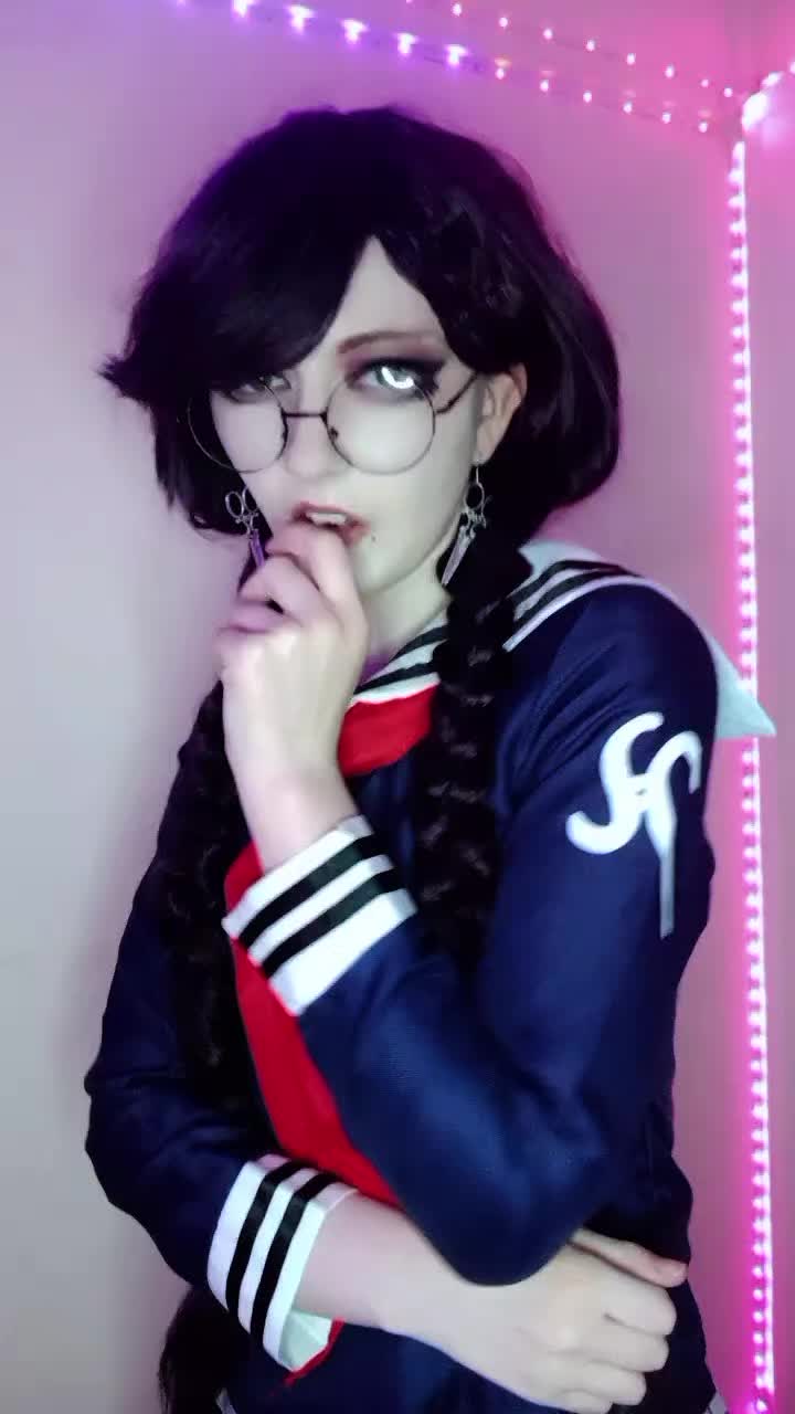@vyrse.cos