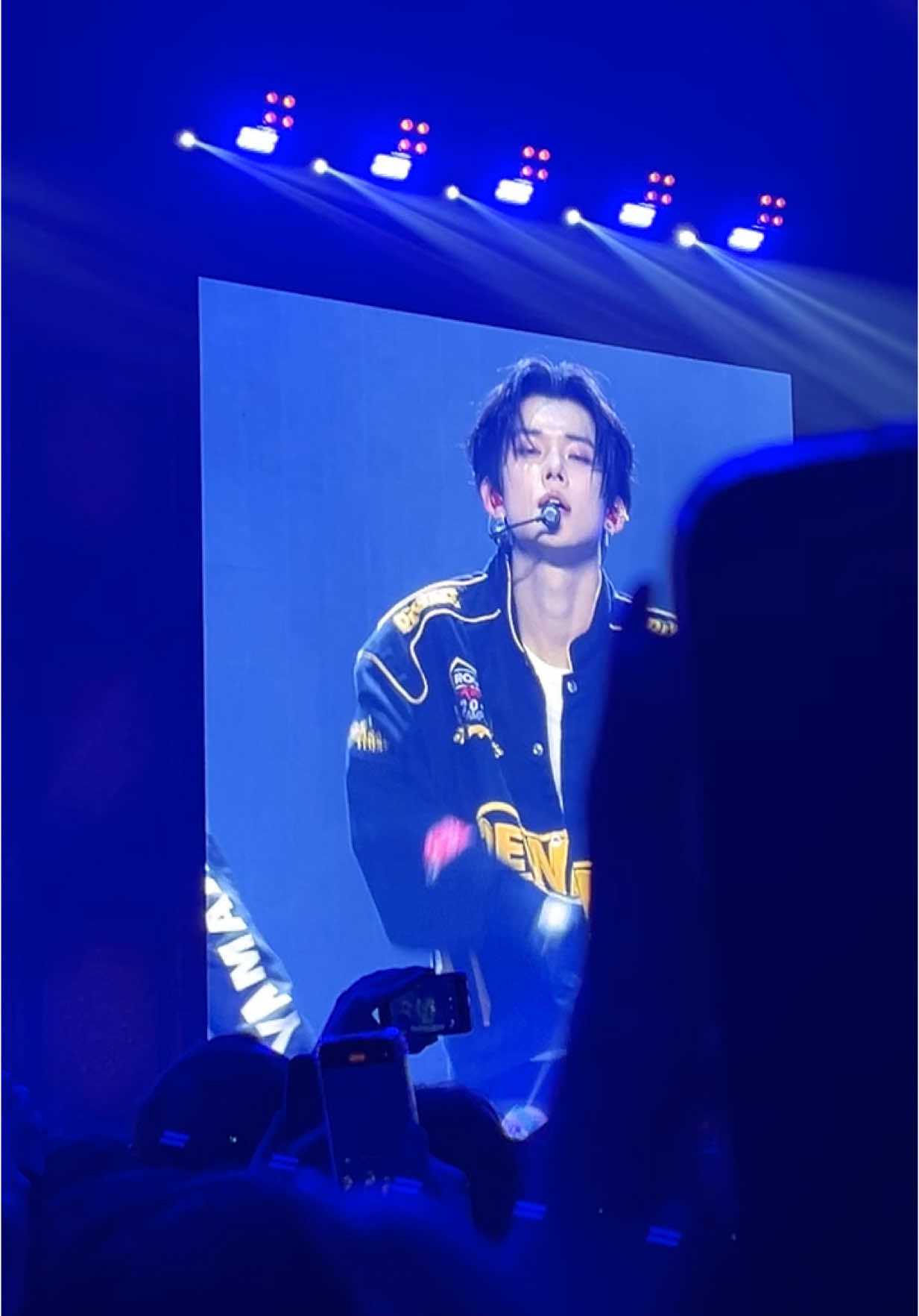 @๐๐ก๐ฏ แฆ