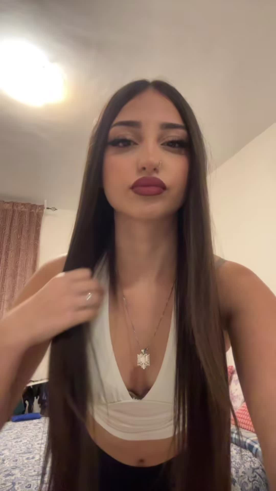 @👸🏽🇦🇱