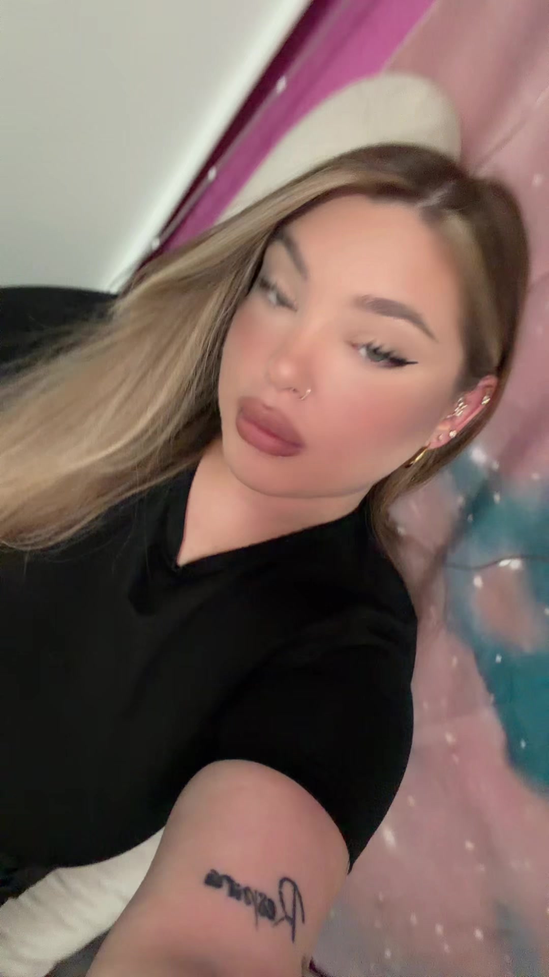 @Ross33lla__