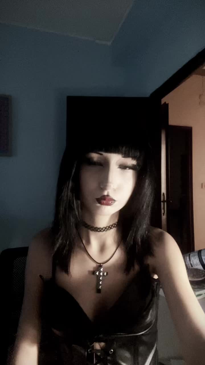 @𝒜𝓁𝒾𝒸ℯ𒉭