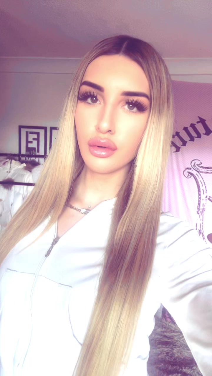 @Izzie🎀x