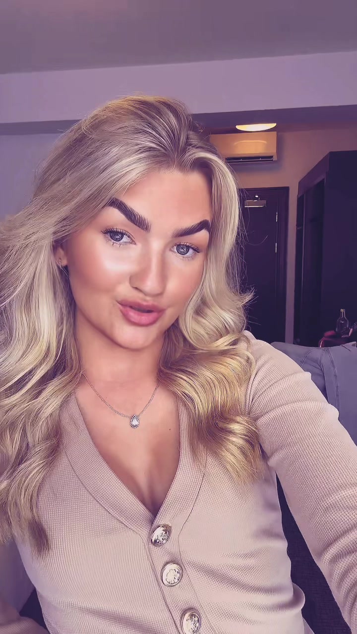@ellierosejane