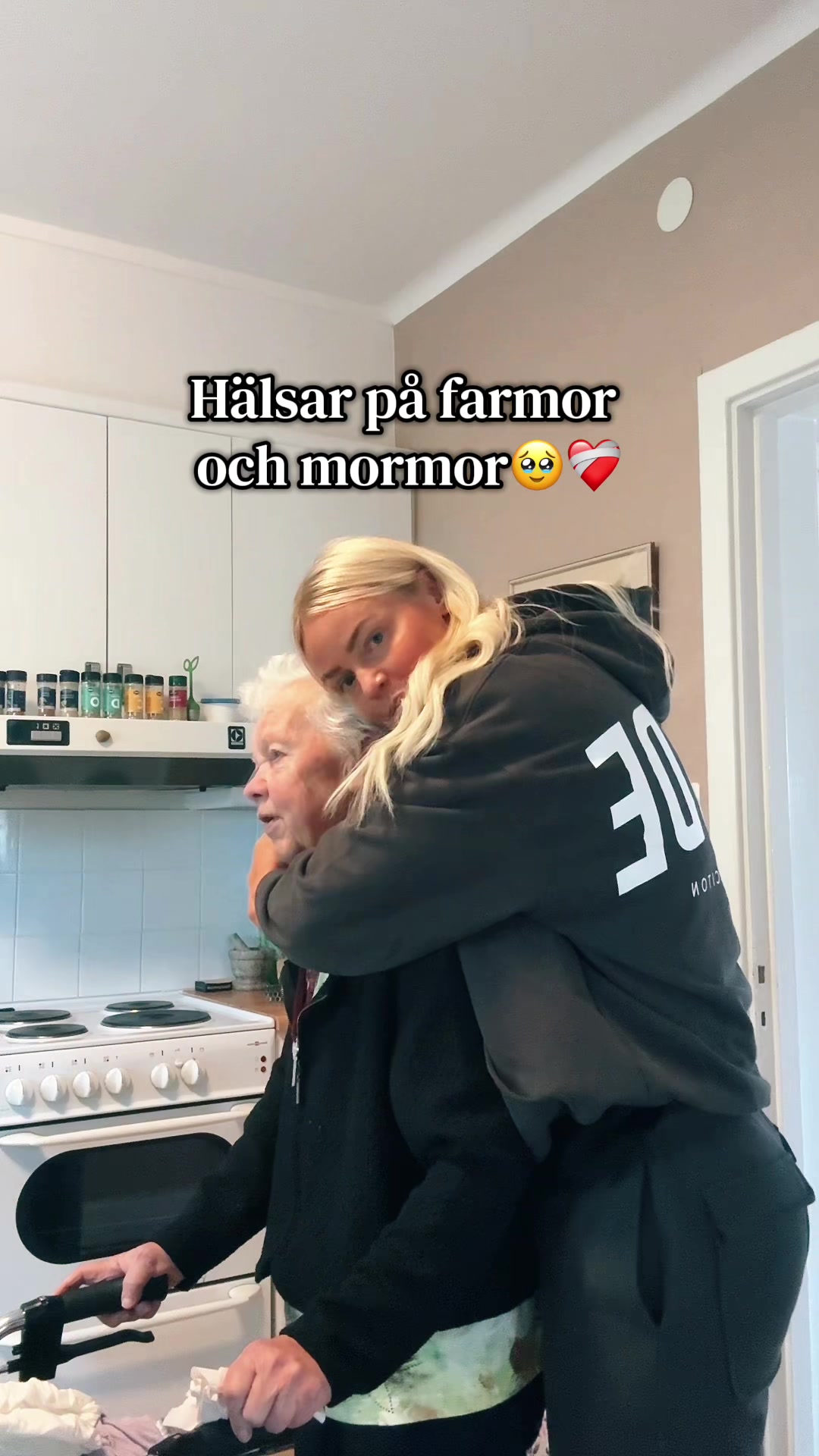 @Lydia Vaggelyr
