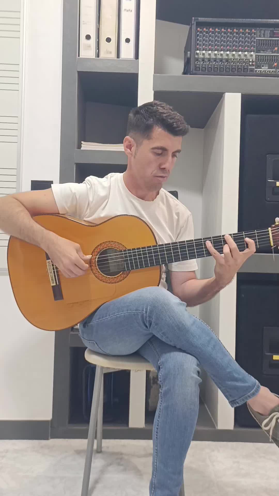 @Julián García