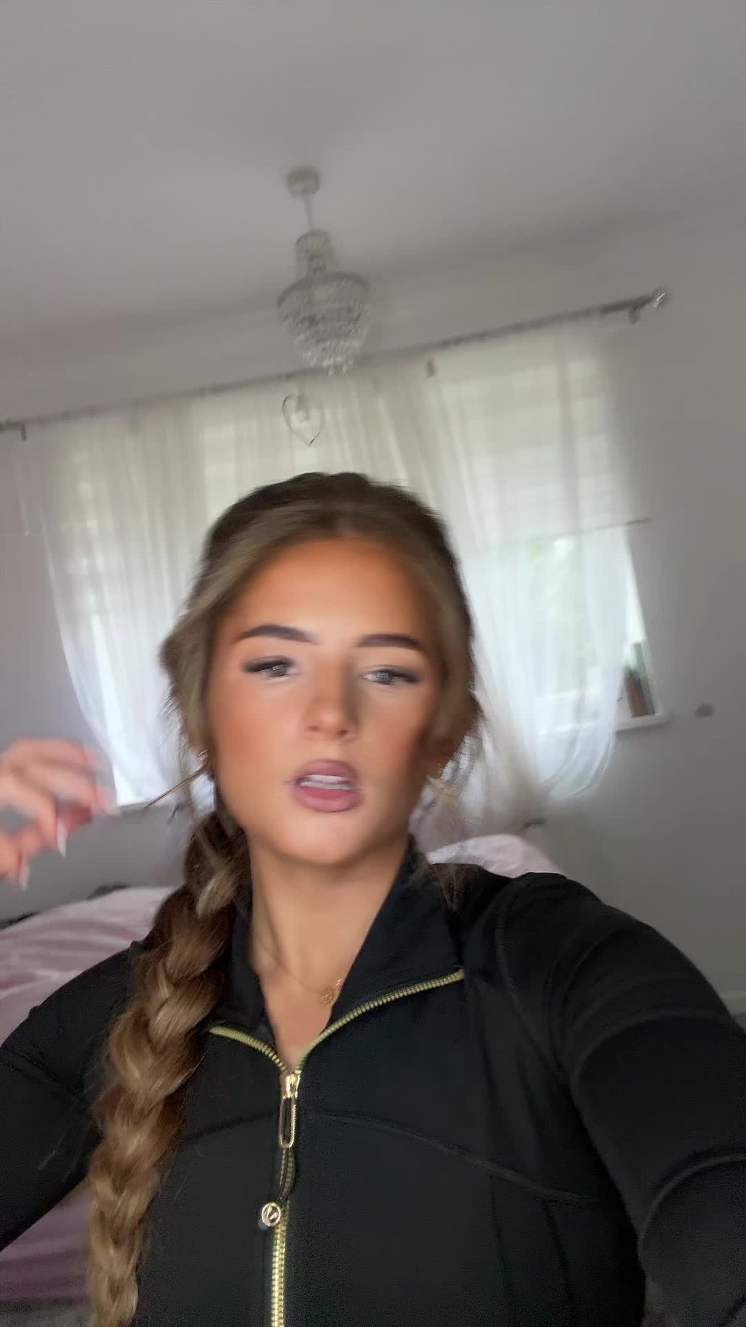 @laceysnotsopriv
