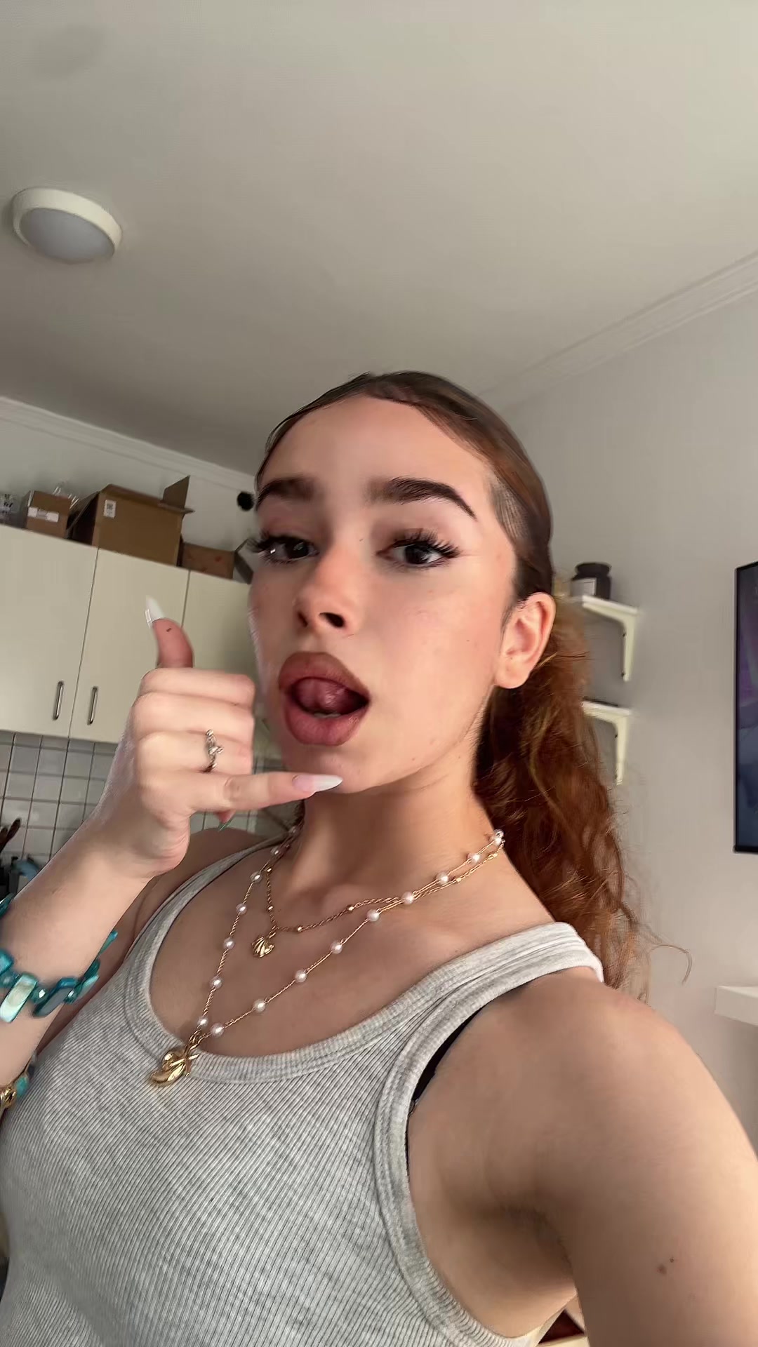 @nira