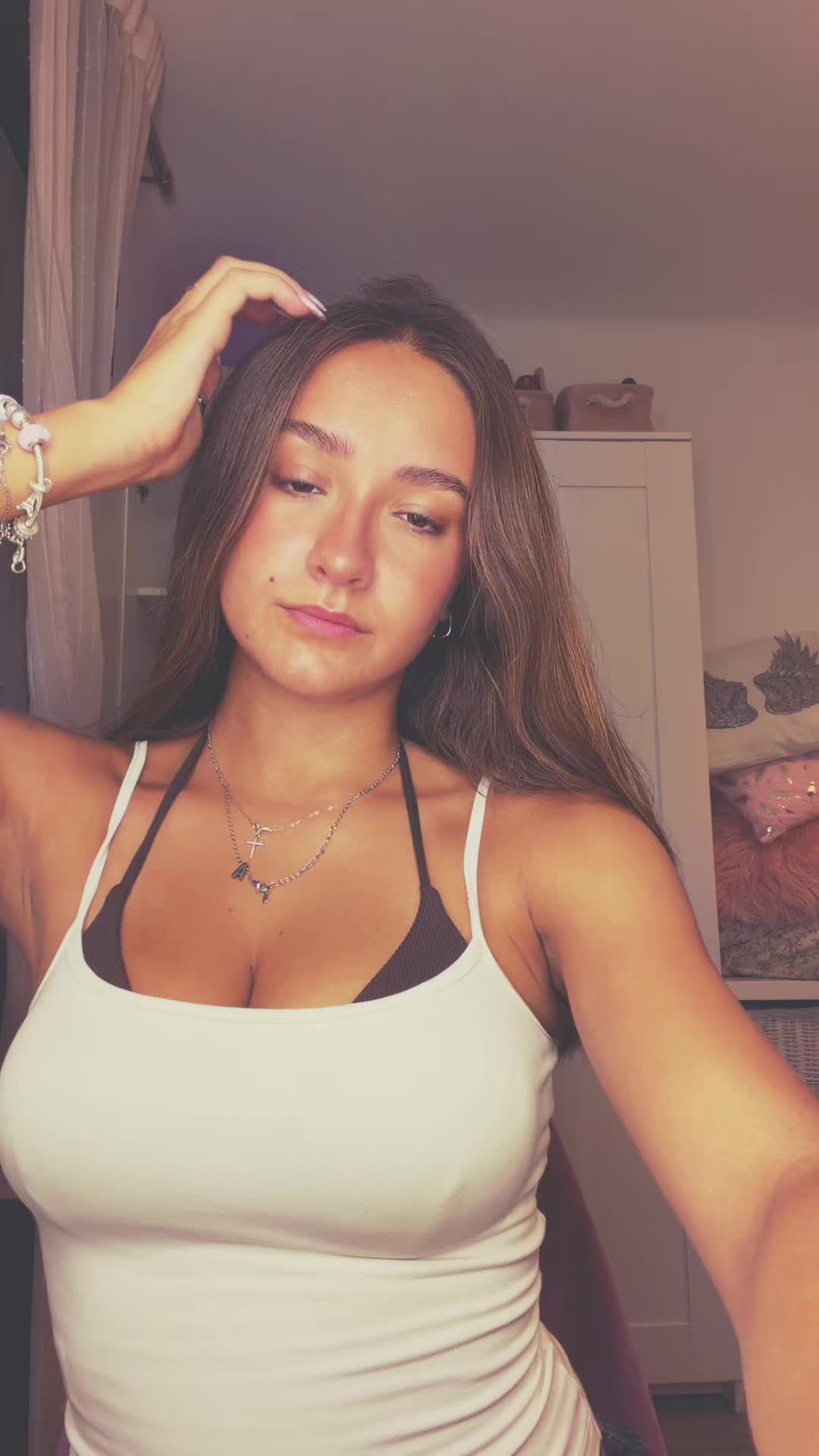 @laretaa