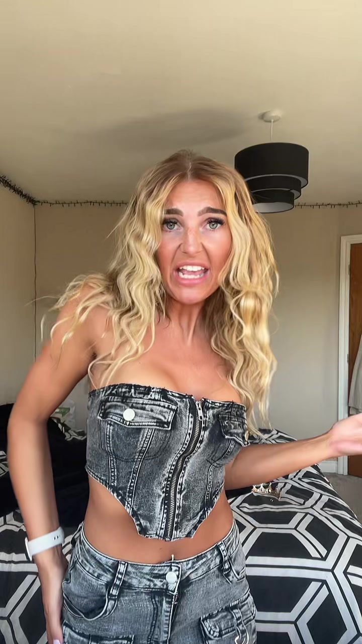 @yourwifefarrah